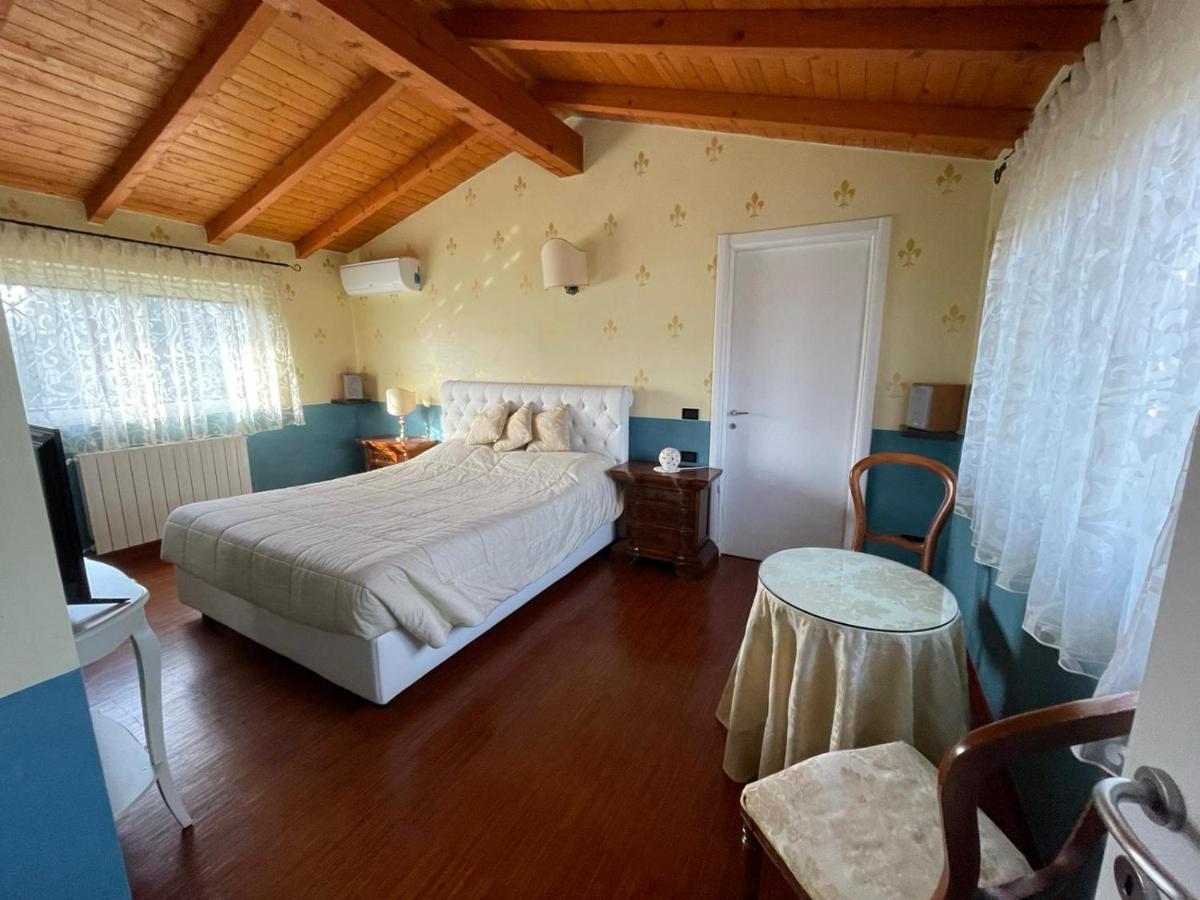 Lussuosa Villa Vicino Alla Stazione Caronno Pertusella Экстерьер фото