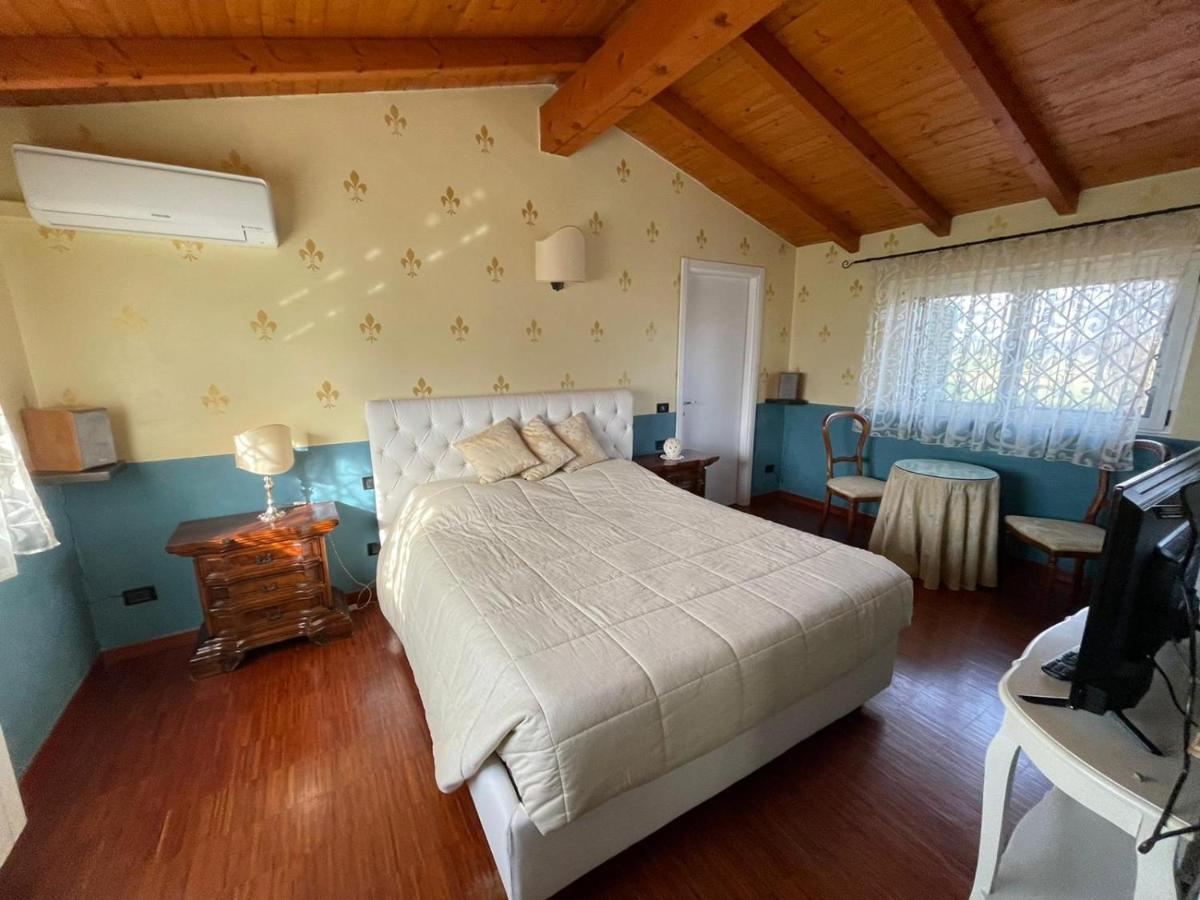 Lussuosa Villa Vicino Alla Stazione Caronno Pertusella Экстерьер фото
