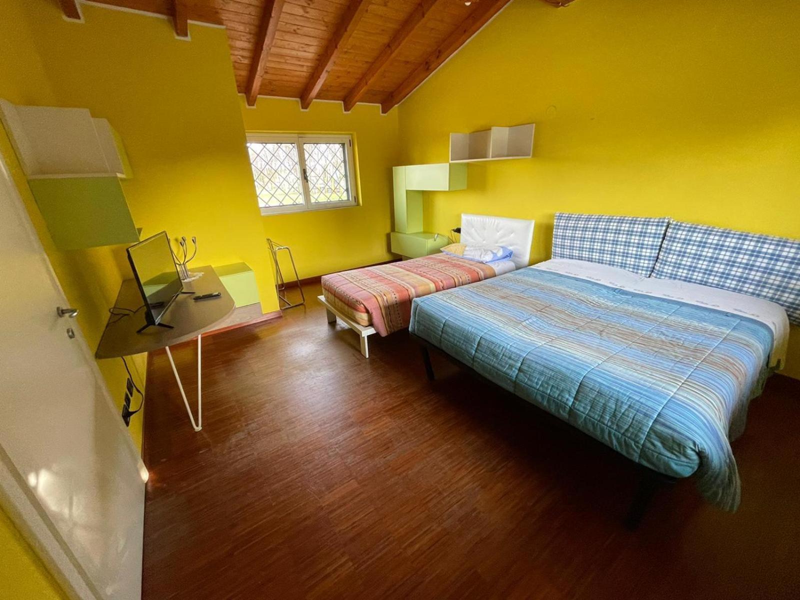 Lussuosa Villa Vicino Alla Stazione Caronno Pertusella Экстерьер фото